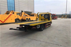 克孜勒苏非事故拖车